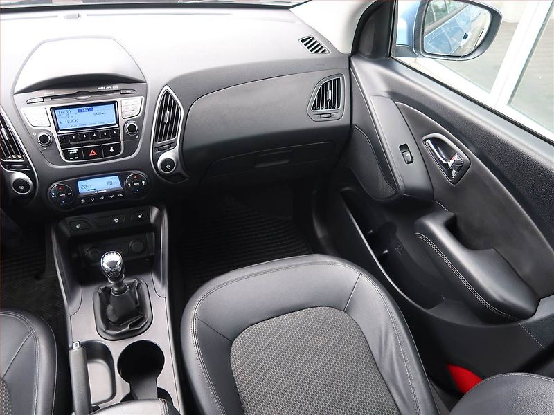 Hyundai ix35 (2012) 2.0 CRDi, 4X4, Tempomat - fotka 8 z 17