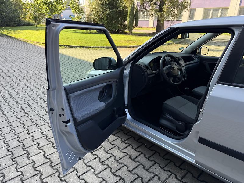 Škoda Fabia 1,2 TSI NOVÉ ROZVODY - fotka 9 z 36