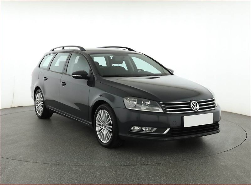 Volkswagen Passat (2012) Comfortline 2.0 TDI, Tempomat - fotografie inzerátu