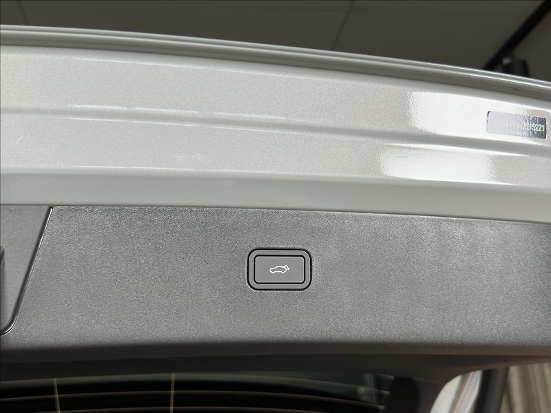 Volvo EX30 (2026) 0,0 P8 AWD  Ultra Cross Countr - fotka 18 z 38