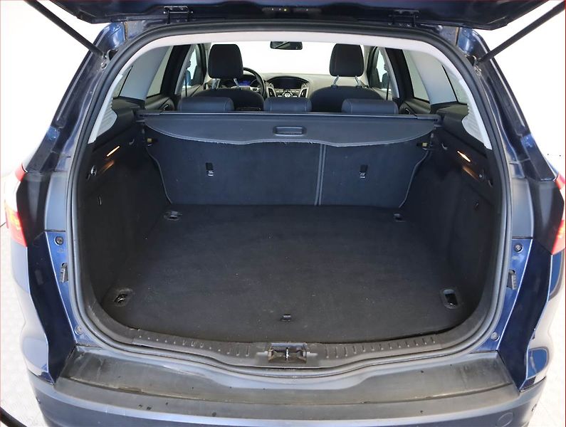 Ford Focus (2013) 2.0 TDCi, Serv.kniha, Navi - fotka 14 z 17