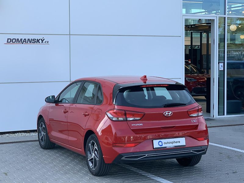 Hyundai i30 COMFORT 1.5i 80kW MAN6 - fotka 13 z 30