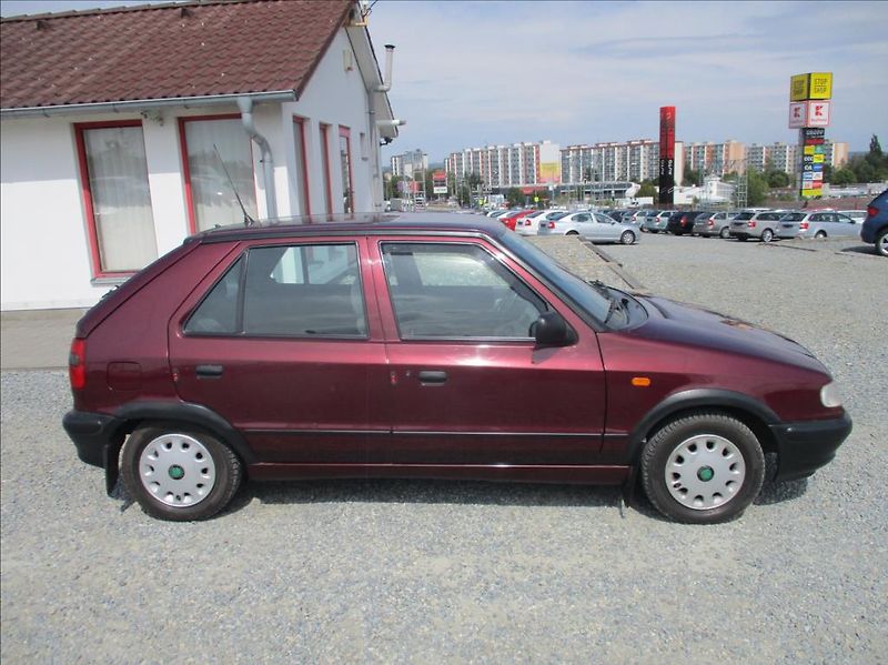 Škoda Felicia 1,3 GLXi, 50kW, + 4x pneu, - fotka 4 z 18