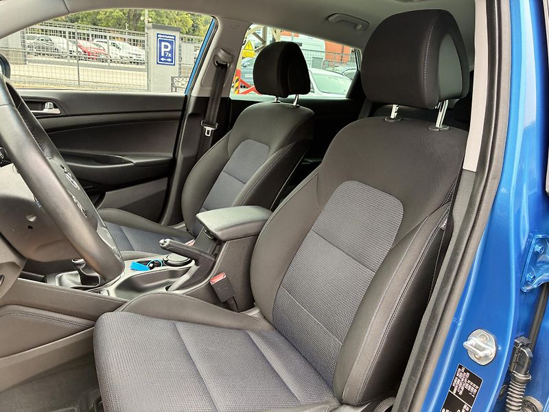 Hyundai Tucson 4x4, STYLE,TAŽNÉ,1.MAJITEL - fotka 10 z 28