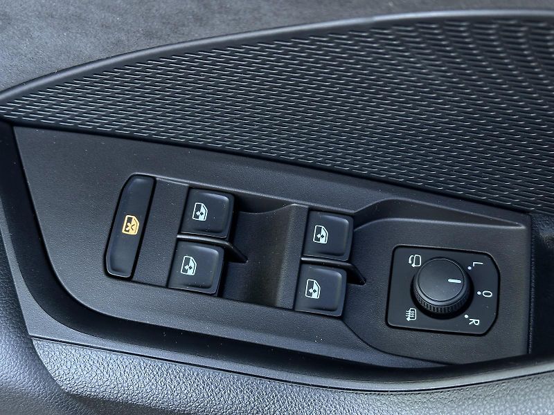 Škoda Octavia RS 2.0 TSi 180kW Matrix-LED V. - fotka 15 z 52