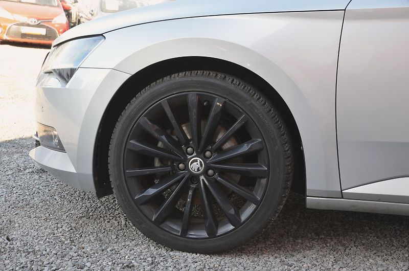 Škoda Superb (2017) 1.8 TSi DSG STYLE / ČR / PANO - fotka 8 z 46