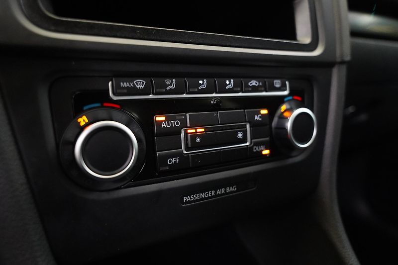 Volkswagen Golf - fotka 8 z 26