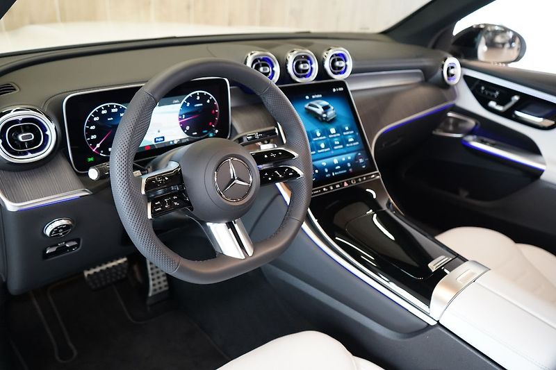 Mercedes-Benz GLC 220d 4M AMG, Nezávislé, Tažné - fotka 16 z 50