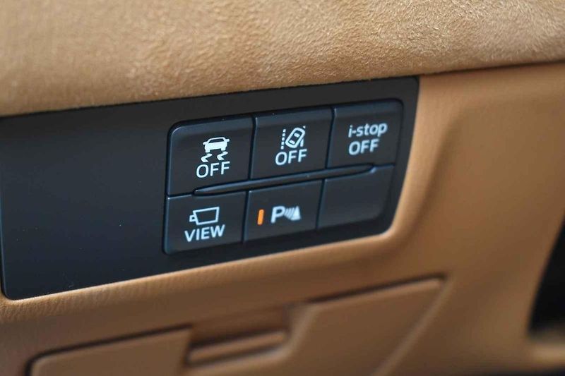 Mazda 6 se v současné generaci vyrábí již přes deset let. Stáří na ní vidět není