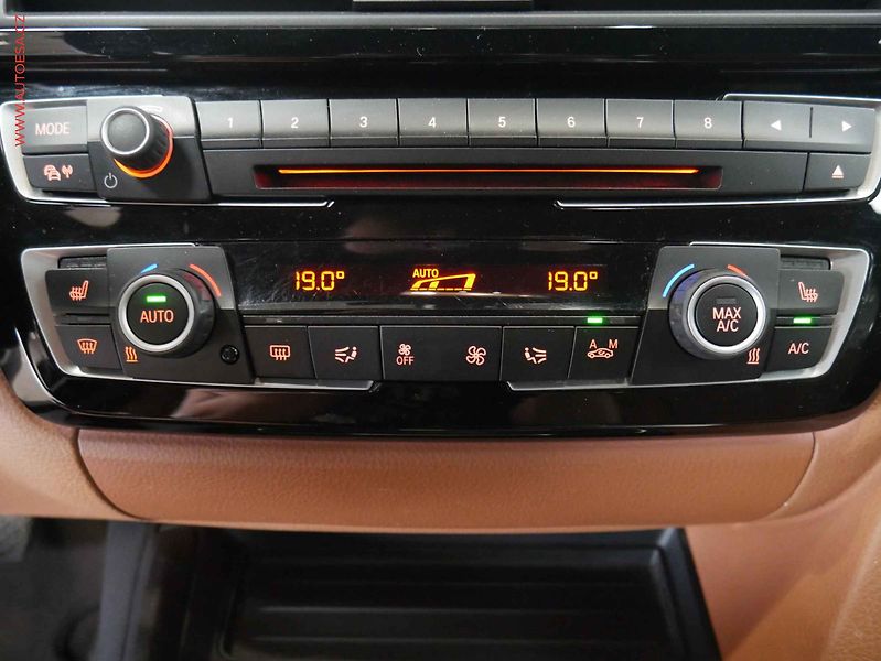 BMW Řada 3 (2016) 2.0 TDI GT, AT, LED, kůže - fotka 15 z 23