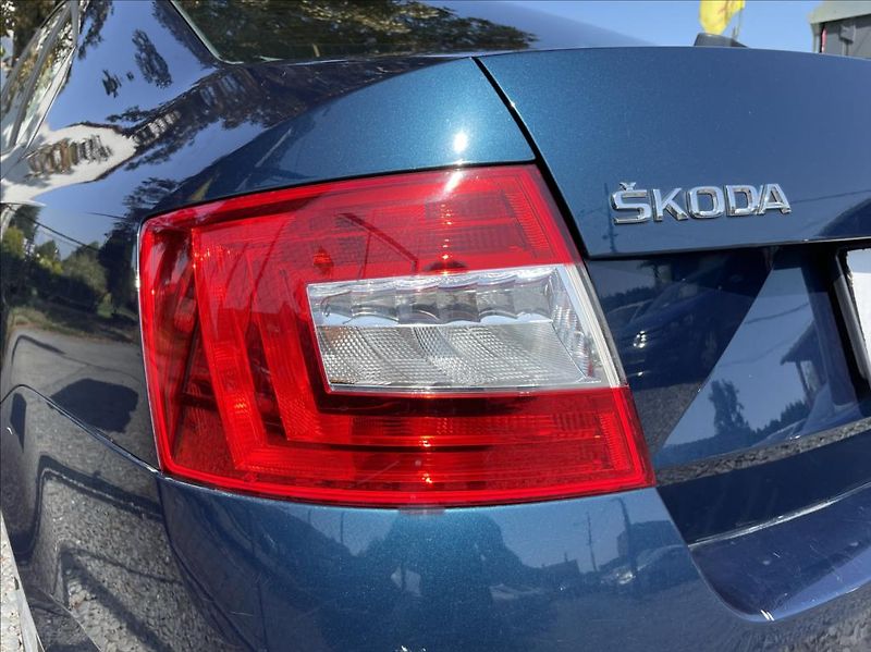 Škoda Octavia 1,2 TSi 77kW  Senzory,Tempomat - fotka 40 z 49