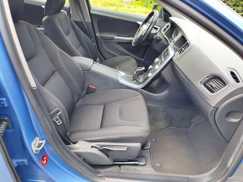 Volvo V60 (2014) 1,6 Diesel - fotka 14 z 33