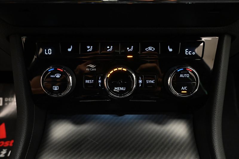 Škoda Superb 1,4 TSI 115kW iV DSG Sportline - fotka 21 z 32
