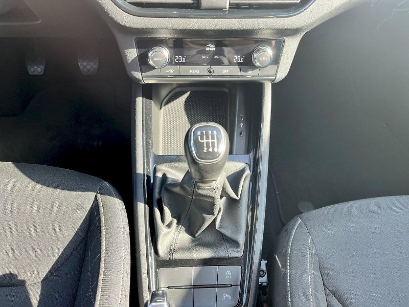 Škoda Kamiq (2021) AMBITION 1.5TSi 110kW M6F - fotka 22 z 23
