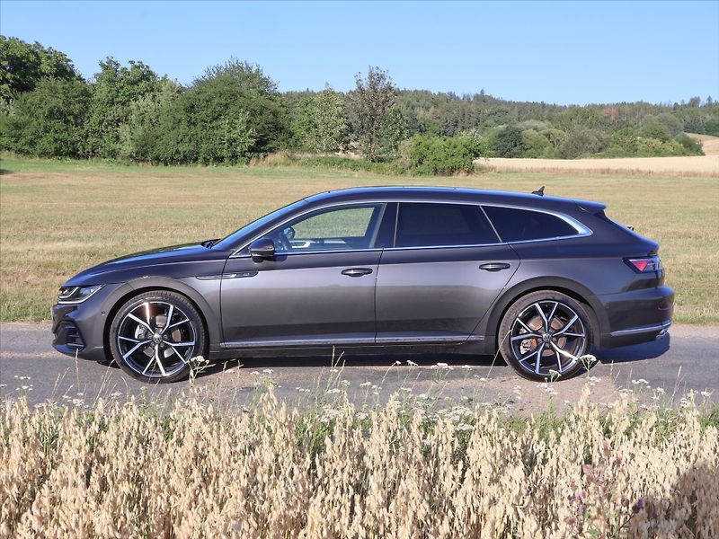 Volkswagen Arteon Shooting Brake 2,0 TDI 142kW 4M DSG R-Line DP - fotka 4 z 41