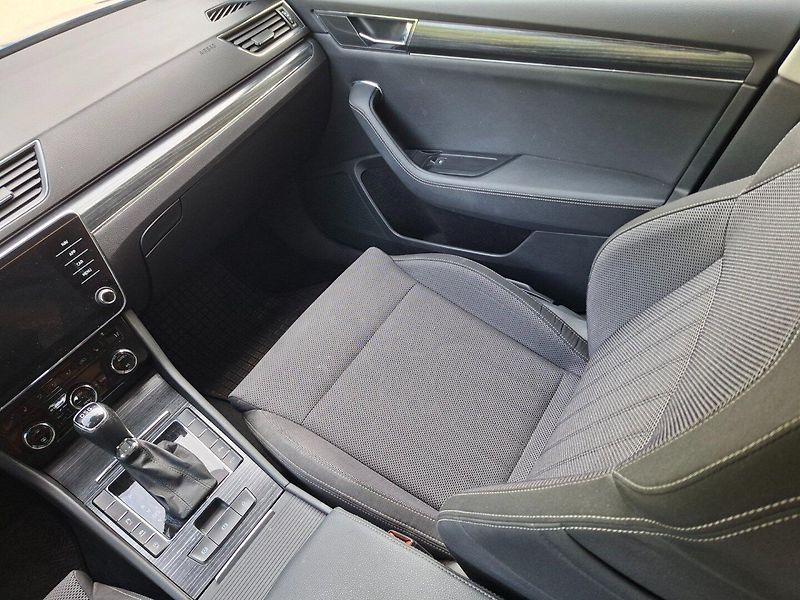 Škoda Superb (2019) 2.0TDI 140kW DSG -NOVÉ V ČR - fotka 13 z 19
