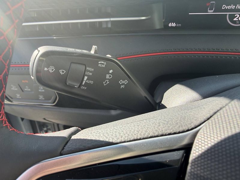 Volkswagen ID.7 Tourer (2025) GTX People 86kWh 4Motion - fotka 15 z 25
