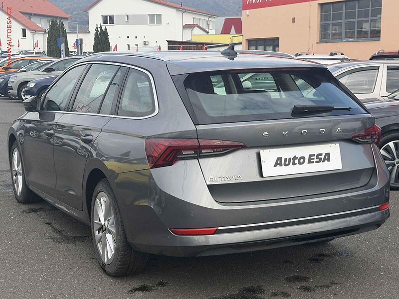 Škoda Octavia (2023) 2.0 TDi, 2.maj,ČR, Style, DSG - fotka 5 z 18