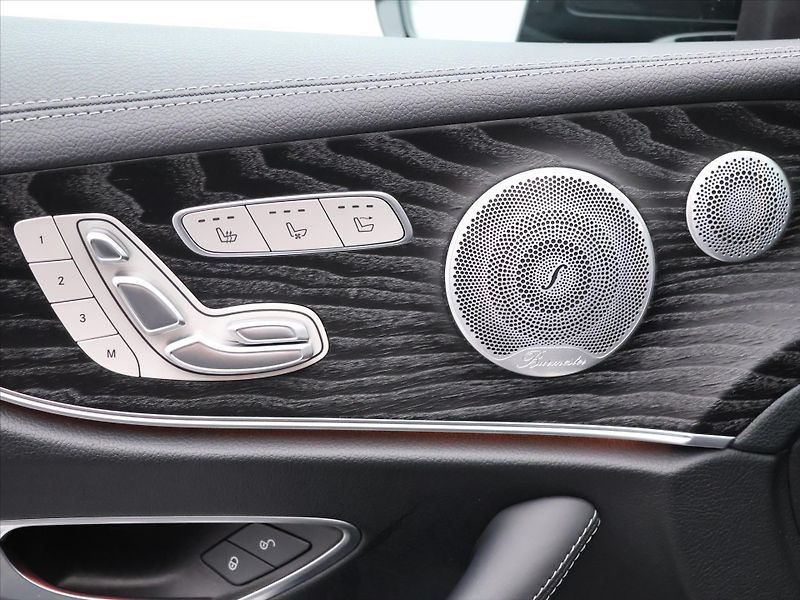 Mercedes-Benz Třídy E 3,0 53 320kW AMG 4Matic+ DPH - fotka 21 z 53