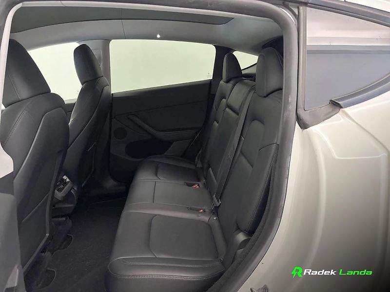 Tesla Model Y (2023) Long Range AWD | Berlín - fotka 7 z 8