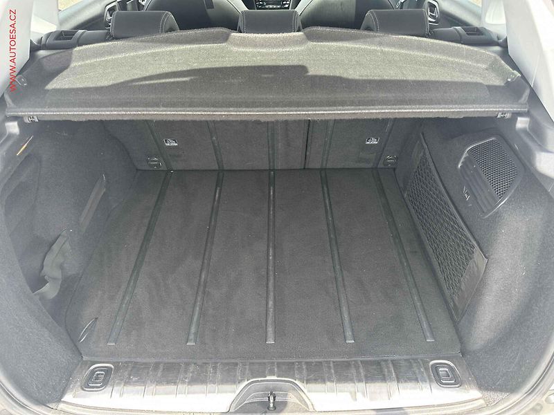 Peugeot 2008 (2015) 1.2PT, Panor,navi - fotka 7 z 17