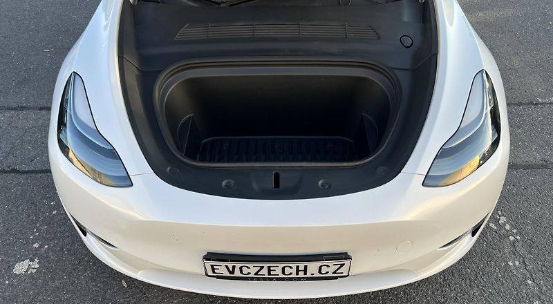 Tesla Model Y Long Range AWD 94% SOH Záruka - fotka 21 z 22