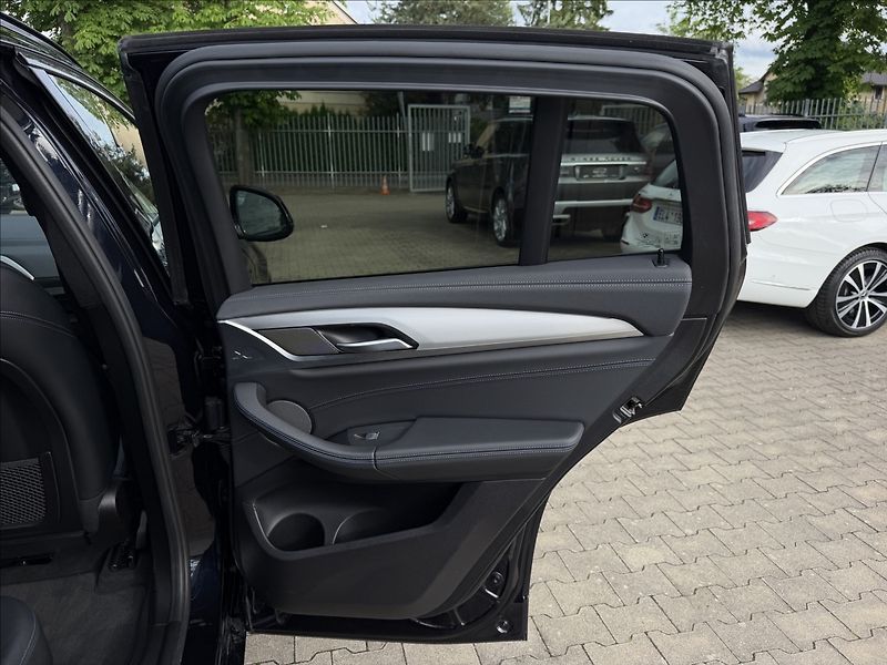 BMW X4 M40d xDrive - fotka 29 z 33