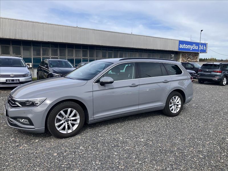 Volkswagen Passat 2,0 TAŽNÉ, KEYLESS, EL.KUFR - fotka 1 z 36