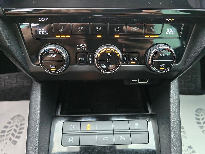 Škoda Octavia 2.0TSi 140kW DSG L&K 4x4 KŮŽE - fotka 13 z 38