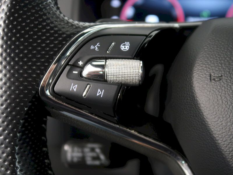 Škoda Karoq (2024) SPORTLINE 1.5TSI 110KW DSG - fotka 15 z 35