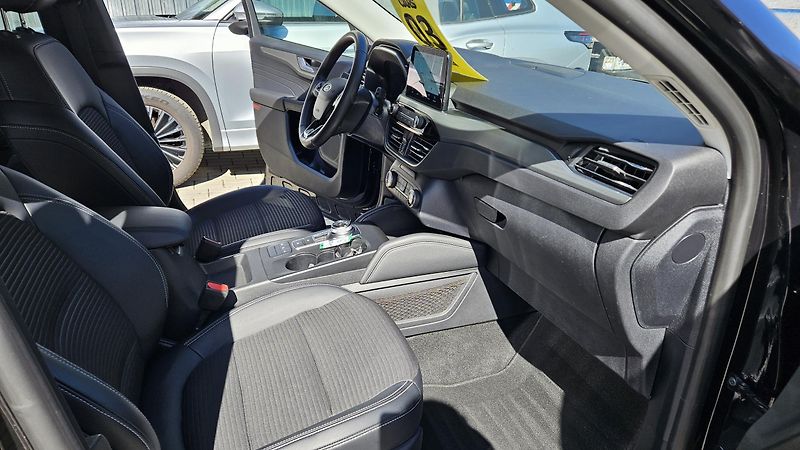 Ford Kuga (2023) 2.5i HEV 140 kW Titanium 4x4  - fotka 15 z 37