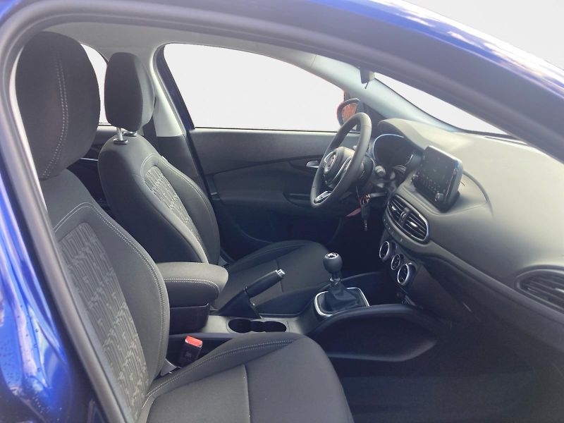 Fiat Tipo (2025) Sedan Urban 1.6 MultiJet 130k  - fotka 15 z 15