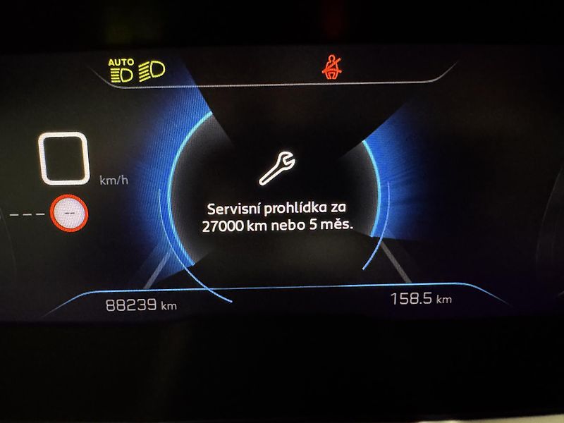Peugeot 5008 1.5 BlueHDi Allure  CZ 1.maj - fotka 48 z 49