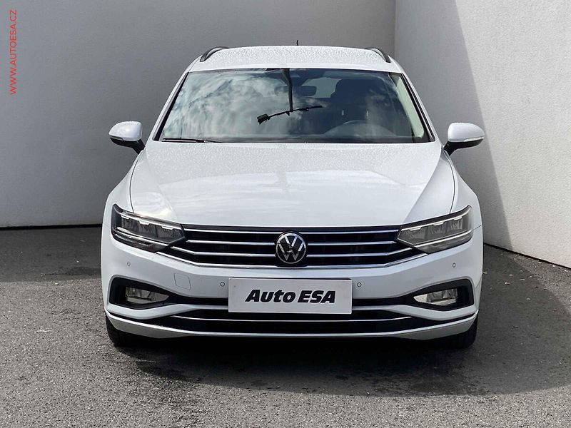 Volkswagen Passat (2023) 2.0 TDi, Business, DSG, LED - fotka 2 z 19