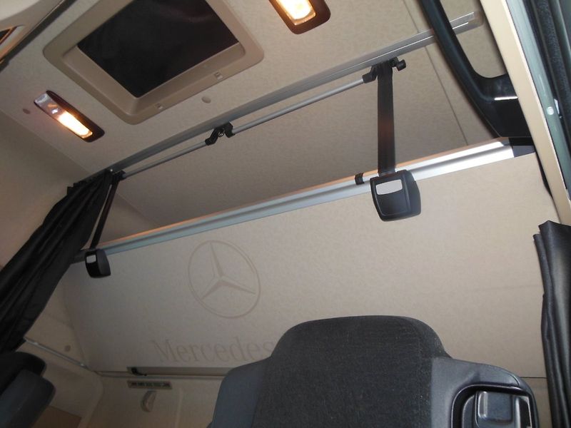 Mercedes-Benz Actros 1848 GigaSpace, Standart - fotka 11 z 24