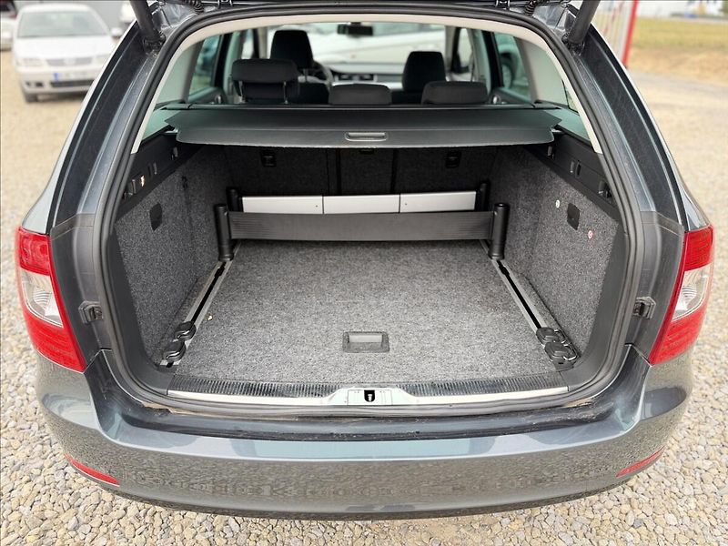 Škoda Superb 2,0 TDI PO ROZVODECH, NOVÁ STK - fotka 24 z 28