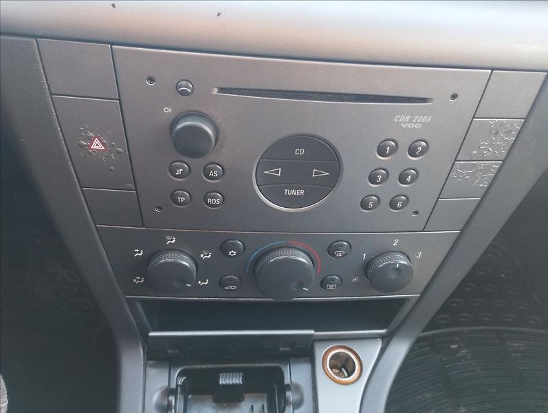 Opel Vectra 1,8 i 90KW - fotka 14 z 16