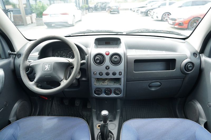 Peugeot Partner 1.4i, ČR, 5 míst - fotka 21 z 26