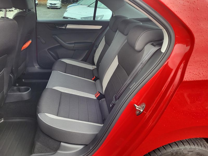 Škoda Rapid 1.0 TSI 81kW AMBITION *ČR - fotka 8 z 44