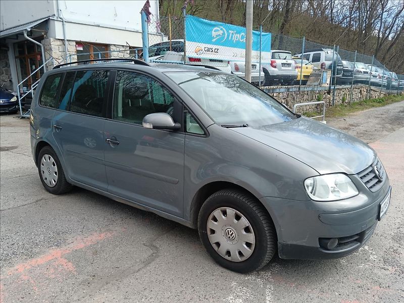 Volkswagen Touran 1,9 TDi Conceptline - fotka 12 z 17