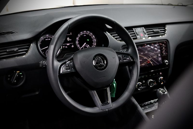 Škoda Octavia 3 FL Combi 1.4 TSI 110 kW DSG - fotka 11 z 29