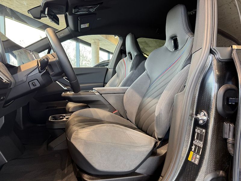 BMW Ostatní xDrive60, Masáž, Ventilace - fotka 17 z 41