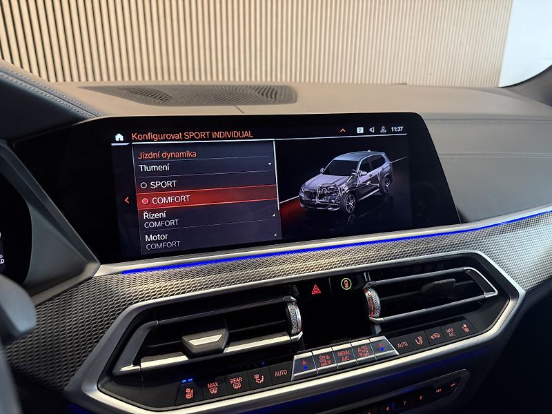 BMW X5 M50d HUD Vzduch H/K Tažné CZ - fotka 33 z 46