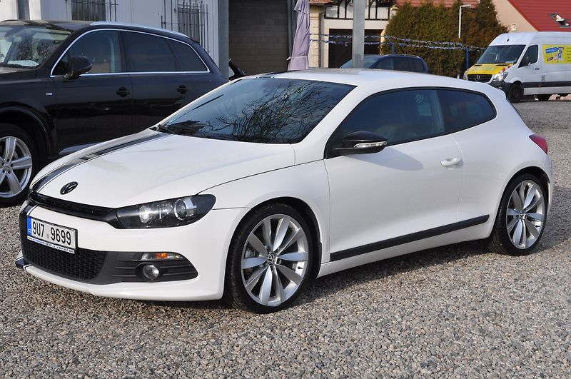 Volkswagen Scirocco 2.0TSi 147kW Sport - fotka 1 z 17