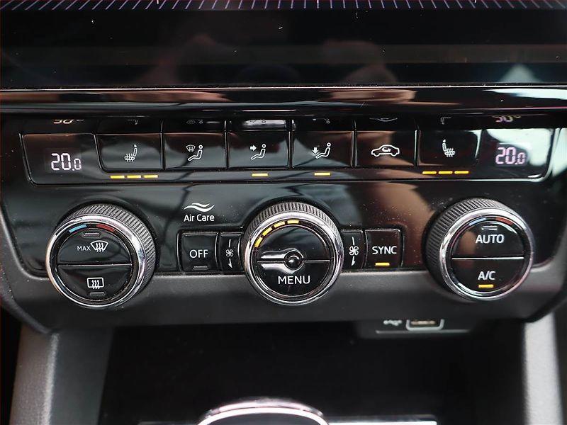 Škoda Octavia (2019) 1.6 TDI, Automat, Navi - fotka 18 z 21