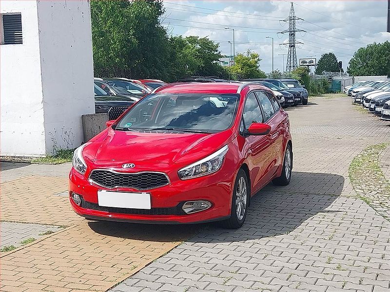 Kia Ceed (2015) 1.6 GDI, ČR,1.maj, Serv.kniha - fotka 2 z 16