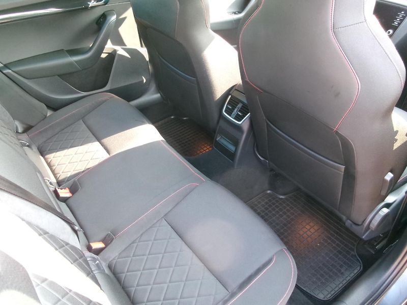Škoda Octavia (2018) VRS 2,0TDI NAVI AC BT VÝHŘEV - fotka 18 z 29