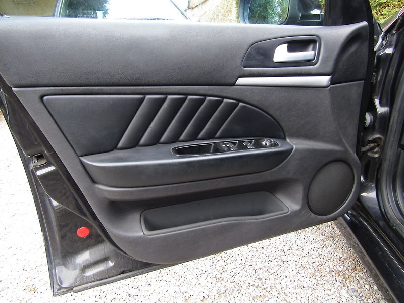 Alfa Romeo 159 (2009) 2.0JTD 125kW - fotka 18 z 33