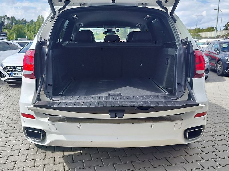 BMW X5 3.0/230kW xDrive40d - fotka 10 z 40
