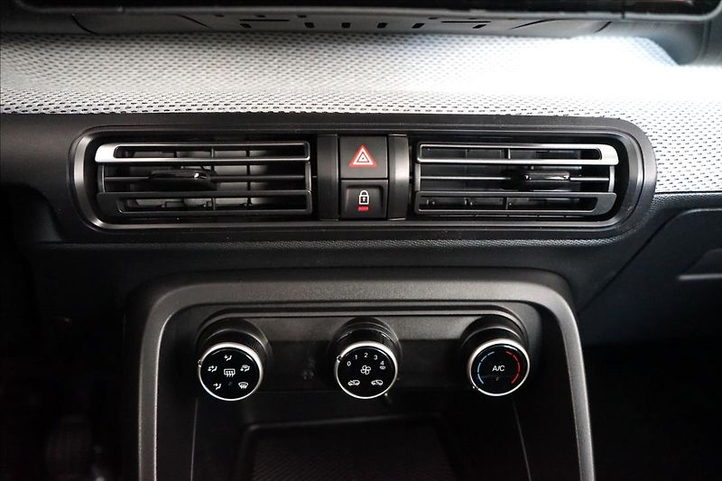 Citroën C3 (2026) 1,2 Turbo 100k Manual PLUS - fotka 16 z 17